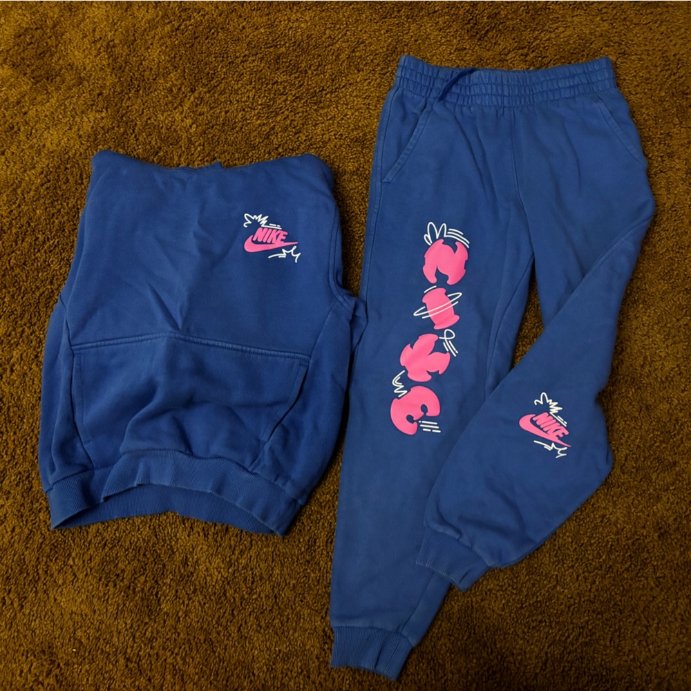 Youth Nike Set (Hoodie and joggers) Medium